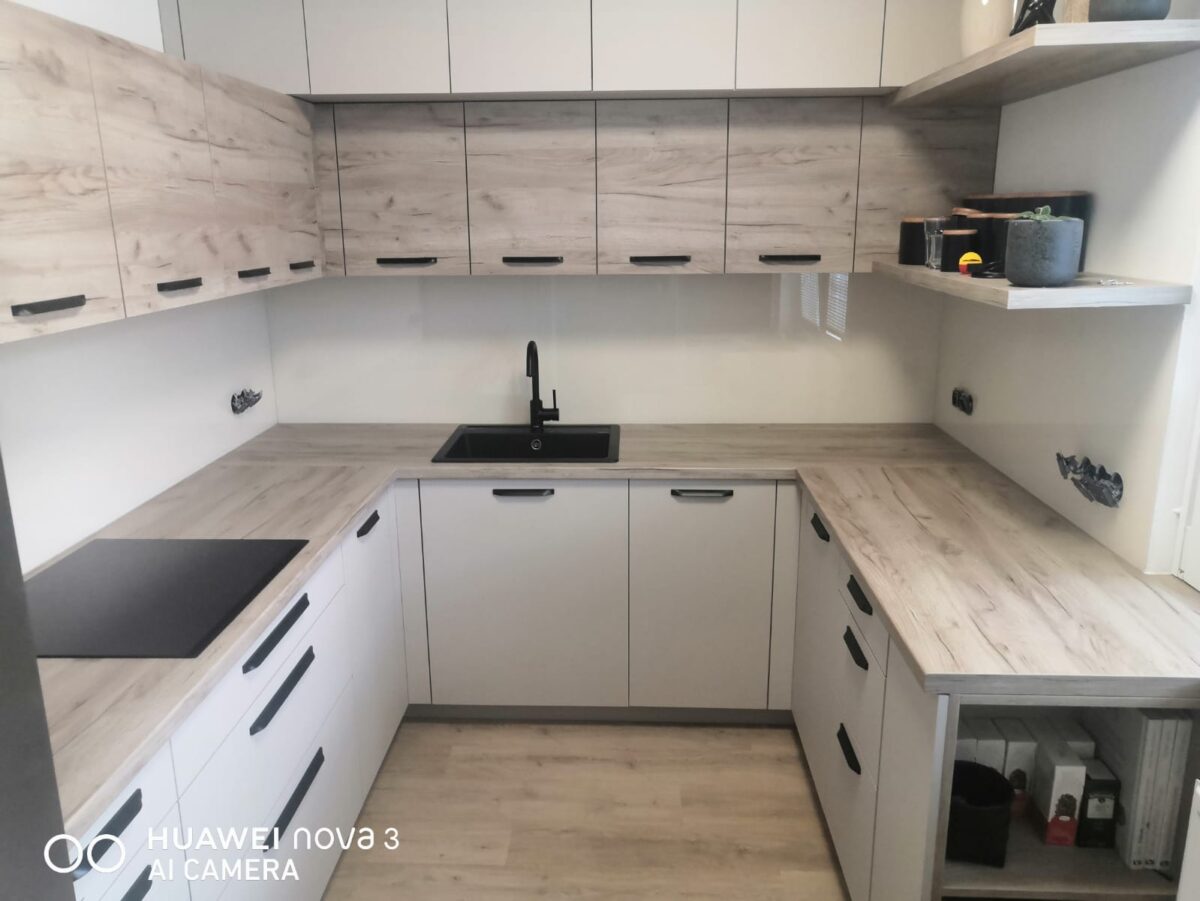 Obklad Lacobel white pearl 1013